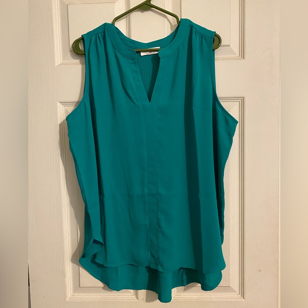 Zenana Dressy V-neck tank - XL -Green